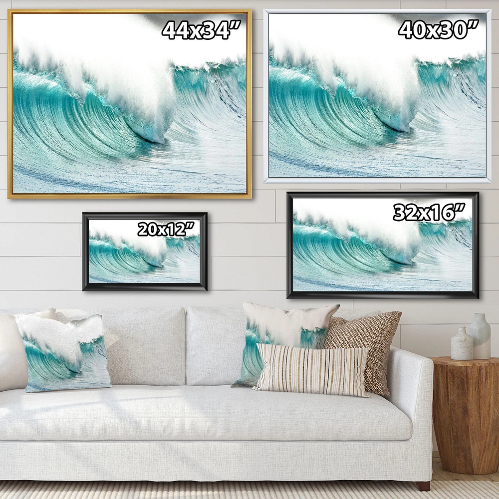 Toile « Massive Blue Waves Breaking Beach »