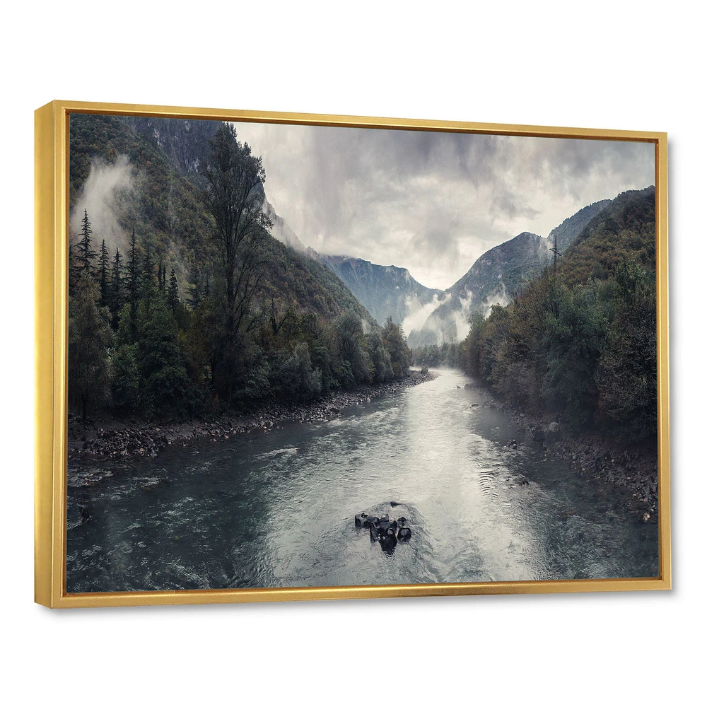 Toile imprimée « Mountain River with Fog and Rain »