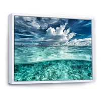 Toile « Amazing Underwater Seascape and Clouds »