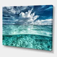 Toile « Amazing Underwater Seascape and Clouds »