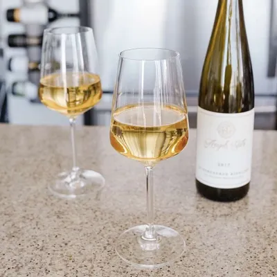 Set of 4 style white wine glasses by spiegelau