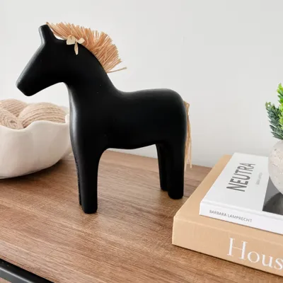 Horse figurine collection - black horse figurine