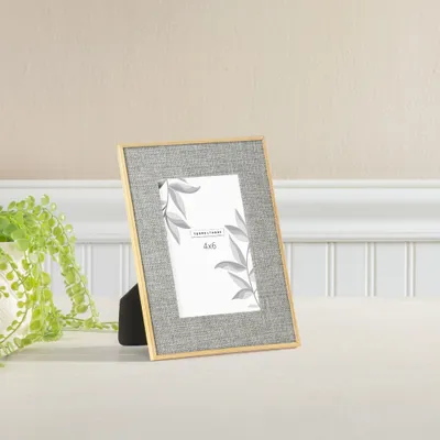 Linen lined gold trimmed photo frame by torre & tagus - 4"" x 6""