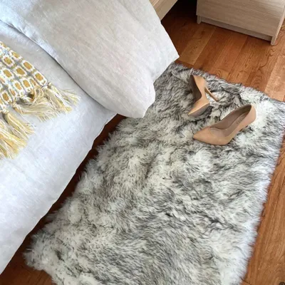 Bonnie faux fur sheepskin vegan rug - pink - 2'x3'