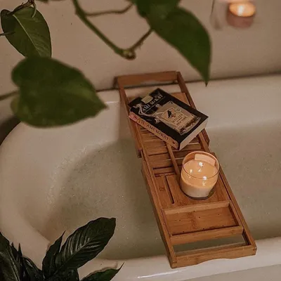 Bamboo bathtub caddy