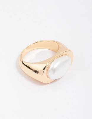 Gold Oval Pearl Signet Ring