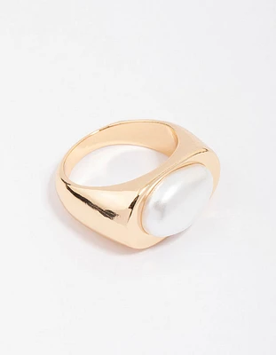 Gold Oval Pearl Signet Ring