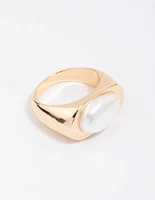 Gold Oval Pearl Signet Ring