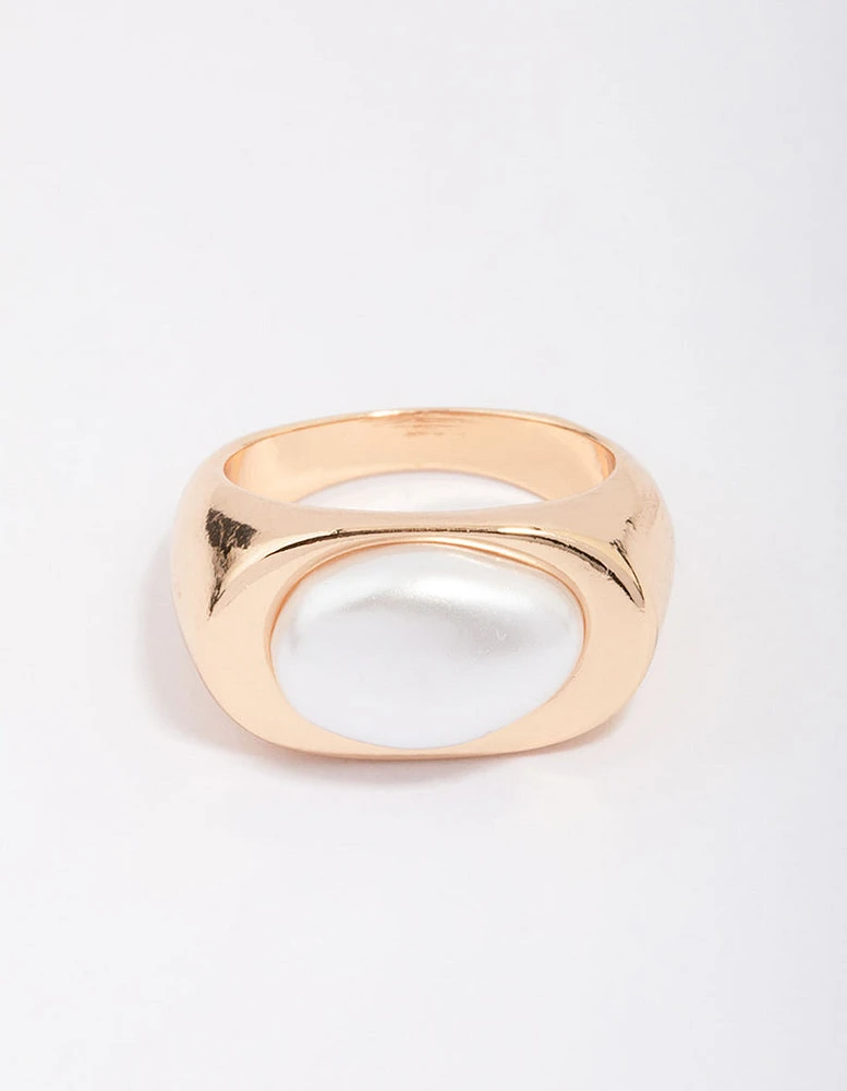 Gold Oval Pearl Signet Ring