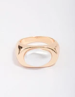 Gold Oval Pearl Signet Ring