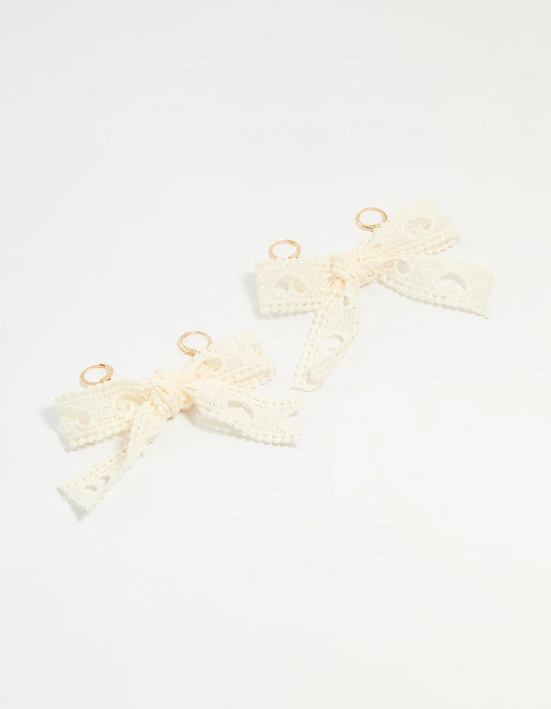 Cream Lace Fabric Bow Shoe Charm Set
