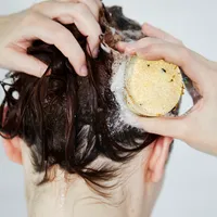  Pain shampooing Soak and Float 55g | Ingrédient Frais & Sans Cruauté | Lush Cosmétiques
