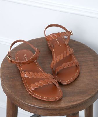 Sandales plate en cuir camel Gema