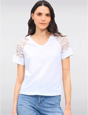 T-shirt Col V Dentelle par Gabby Isabella