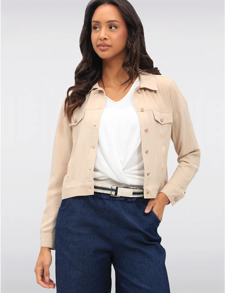 Manteaux | La maison du manteau au Québec Veste Classique Légère à Boutons Col Chemise et Poches Fonctionnelles par Ninety
