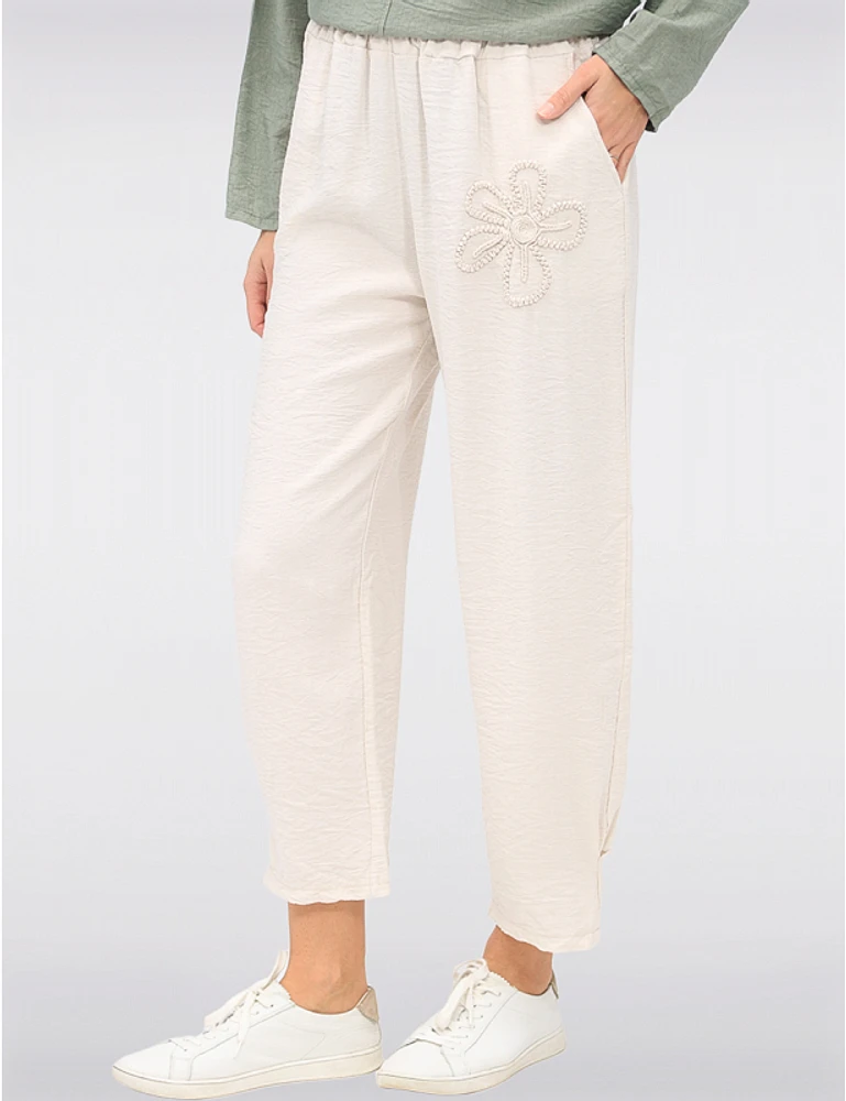 Manteaux | La maison du manteau au Québec Pantalon Léger Taille Élastique Avec Appliqué de Fleurs par Froccella