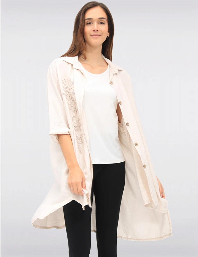 Manteaux | La maison du manteau au Québec Chemise Boutonnée 3/4 avec Applique Florale & Fentes Latérales par Froccella