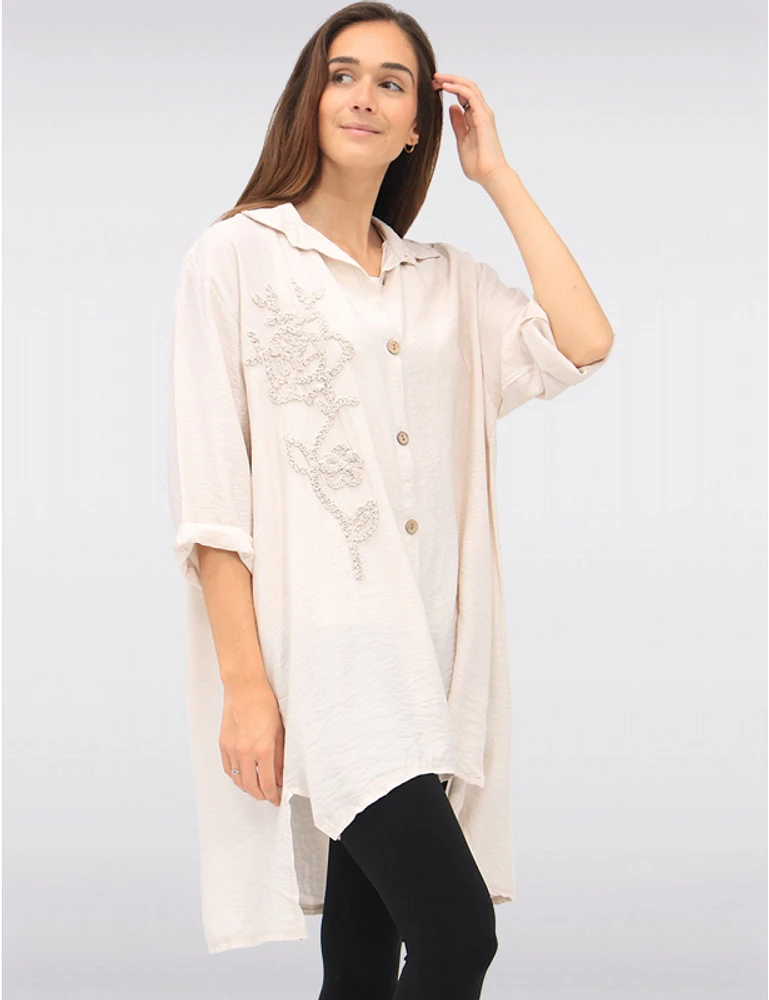 Manteaux | La maison du manteau au Québec Chemise Boutonnée 3/4 avec Applique Florale & Fentes Latérales par Froccella