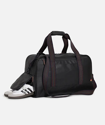 Weekender Bag in Phantom