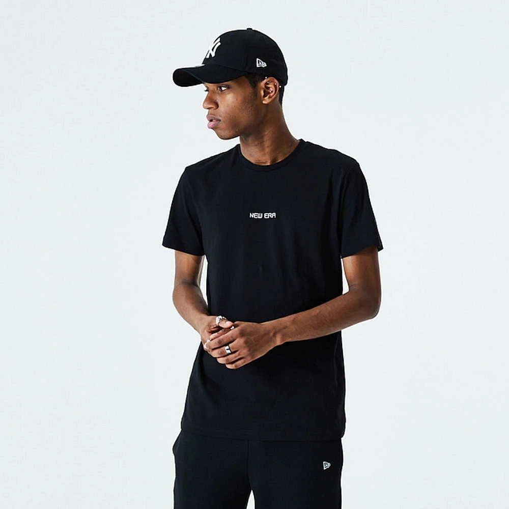 Playera Manga Corta New Era Essentials Negra