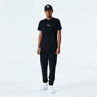 Playera Manga Corta New Era Essentials Negra