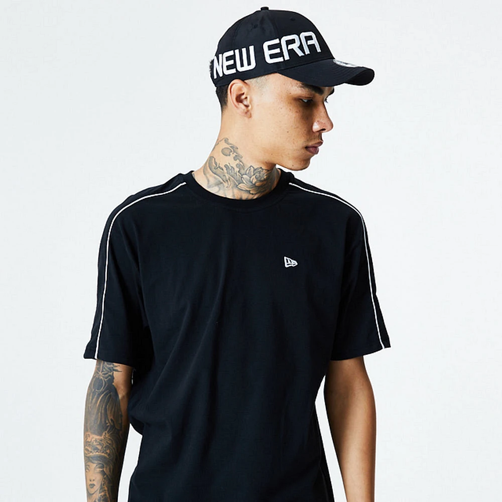 Playera Manga Corta New Era Essentials Oversized Negra