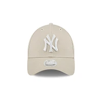 New York Yankees Women's League Essentials 9FORTY Strapback para Mujer