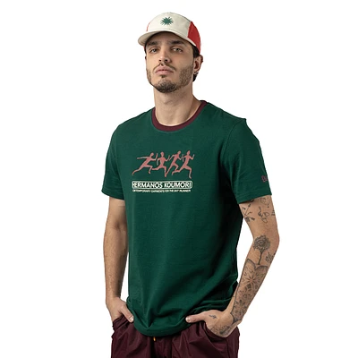 Playera Manga Corta Hermanos Koumori X New Era Runners Green