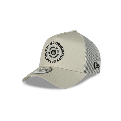 New Era Circle 9FORTY AF Trucker Snapback Beige