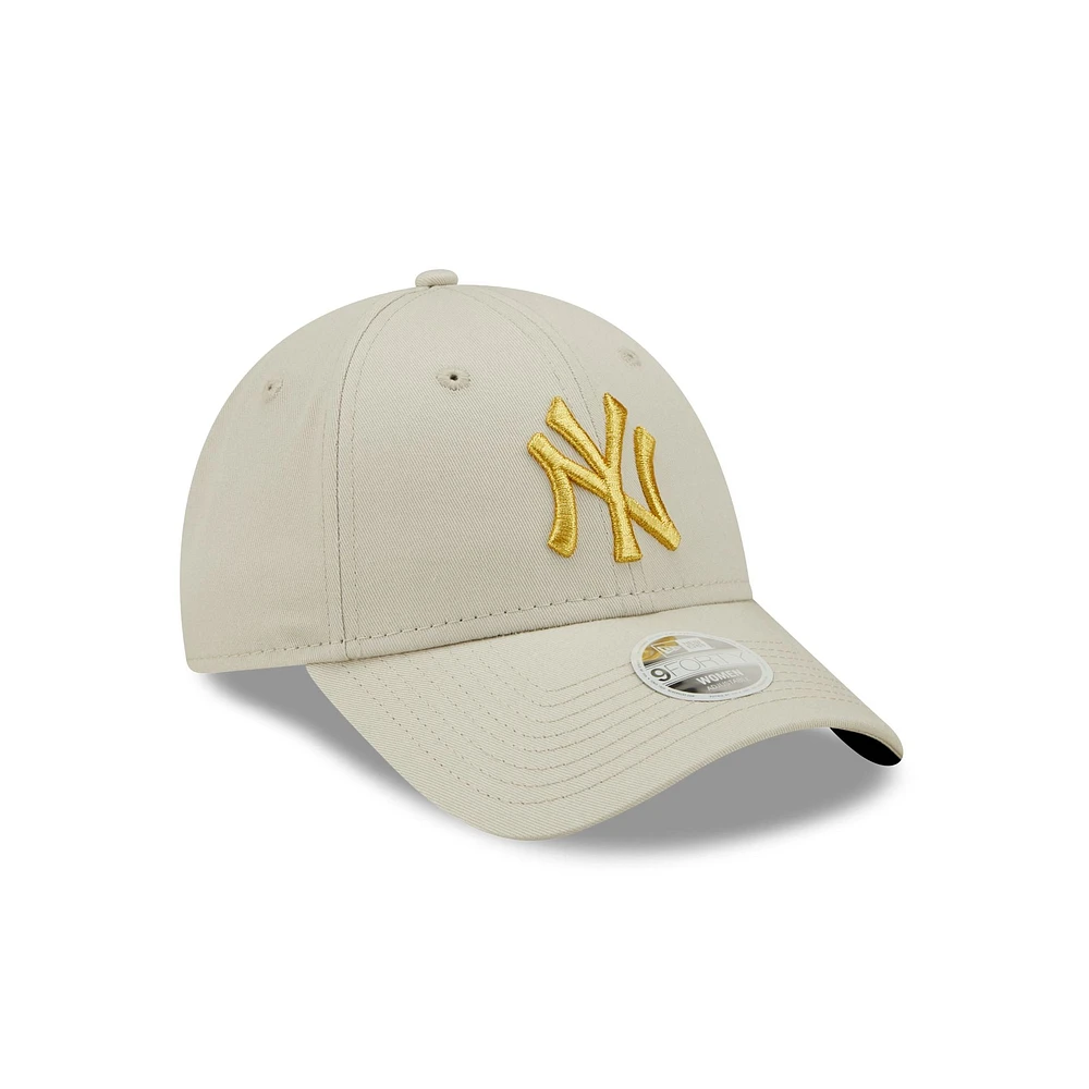 New York Yankees MLB Metallic Logo 9FORTY Strapback para Mujer