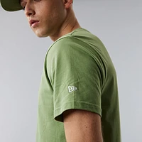 Playera Manga Corta New Era Essentials Script Verde