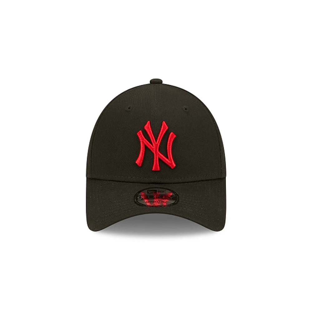 New York Yankees MLB League Essential 9FORTY Strapback