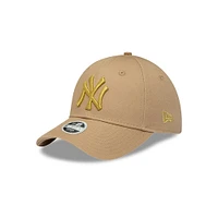 New York Yankees MLB Metallic Logo Collection  9FORTY Strapback para Mujer