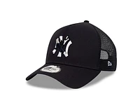 New York Yankees Logo Infill Collection 9FORTY Strapback