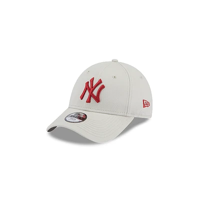 New York Yankees MLB League Essential 9FORTY Strapback para Niña o Niño Blanco