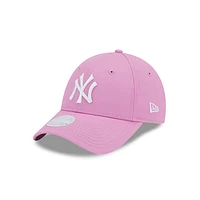 New York Yankees League Essentials 9FORTY Strapback rosa para mujer