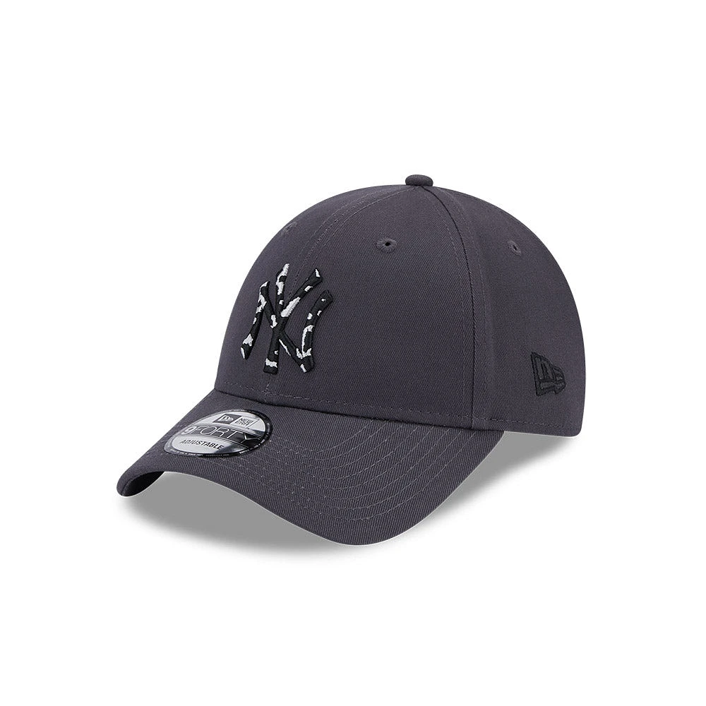 New York Yankees MLB Logo Infill Collection 9FORTY Strapback