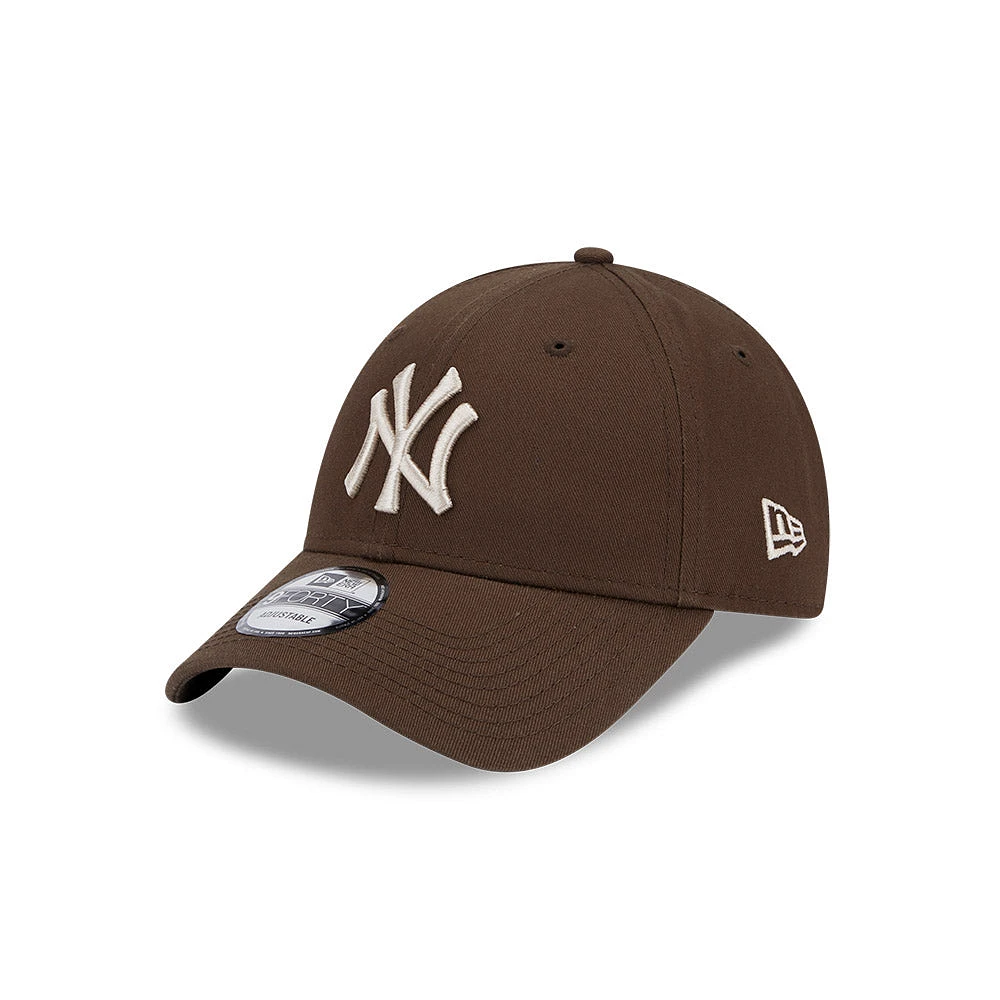 New York Yankees MLB League Essentials 9FORTY Strapback