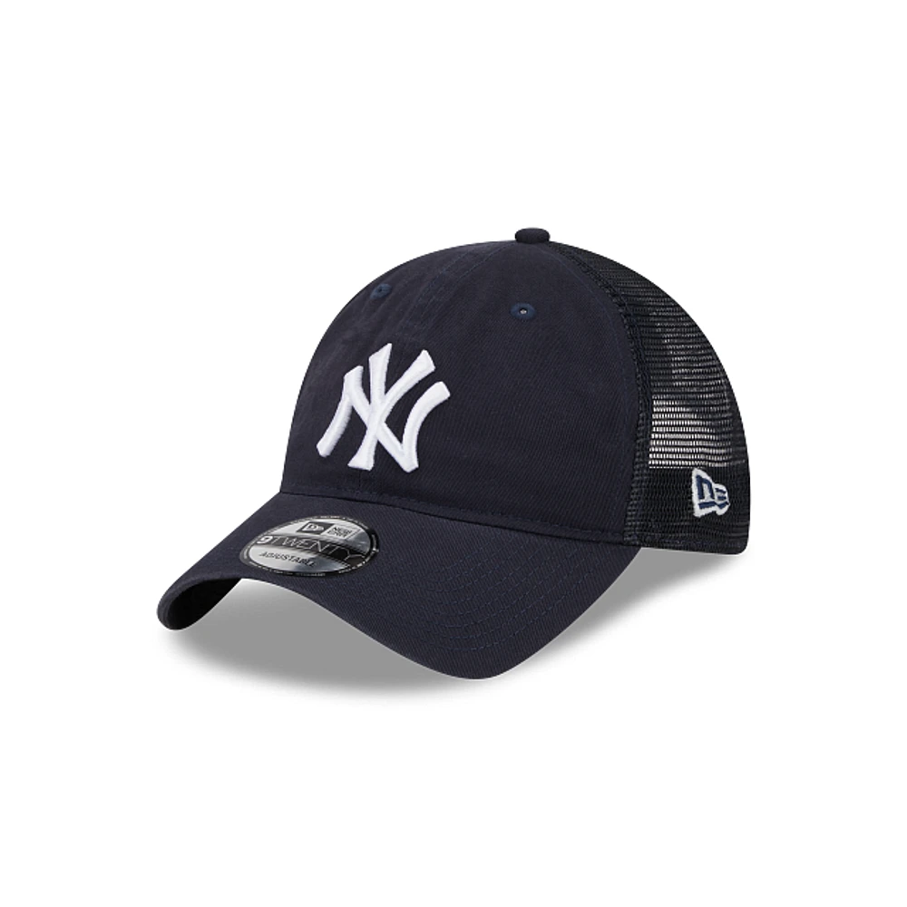 New York Yankees MLB Distinct 9TWENTY Trucker Snapback