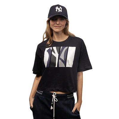 Playera Manga Corta New York Yankees MLB Athleisure para Mujer