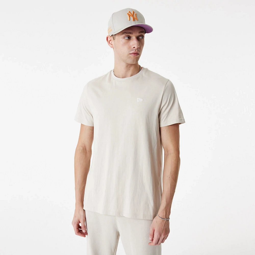 Playera Manga Corta New Era Essentials Beige