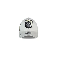 Las Vegas Raiders NFL Salute to Service 2023 9TWENTY Strapback para Niña o Niño