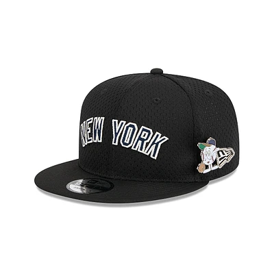 New York Yankees MLB Post Up Pin 9FIFTY Snapback