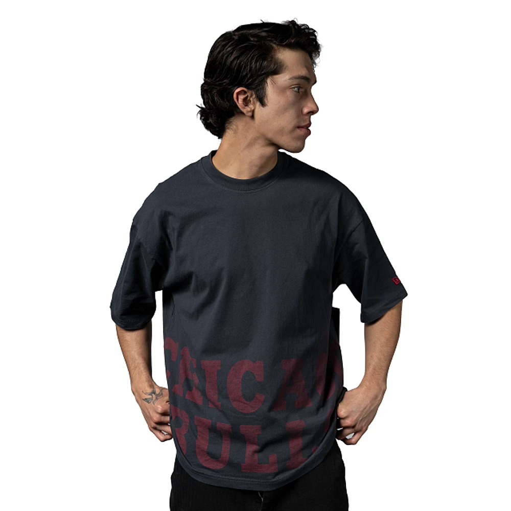 Playera Manga Corta Chicago Bulls NBA Oversized Essentials