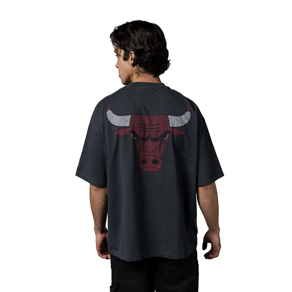 Playera Manga Corta Chicago Bulls NBA Oversized Essentials