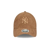 New York Yankees MLB Summer Corduroy 9FORTY Strapback Café para Mujer