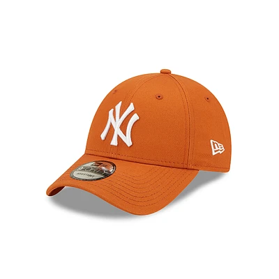 New York Yankees League Essential 9FORTY Strapback