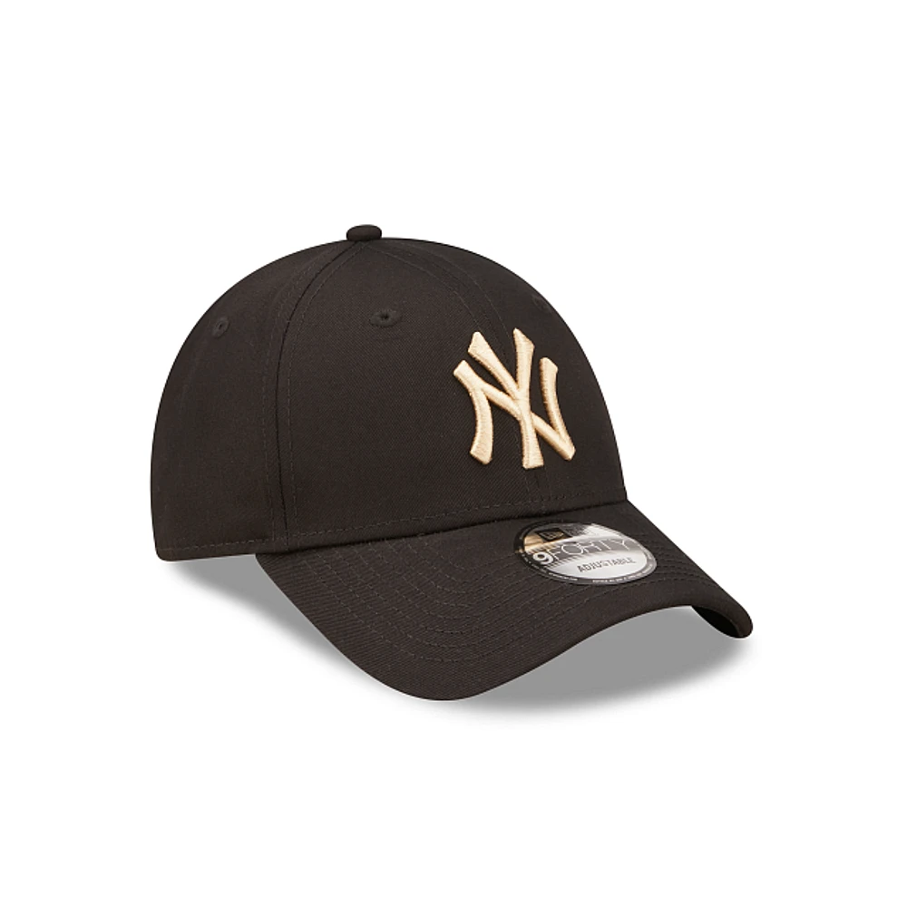 New York Yankees League Essential 9FORTY Strapback Negra