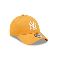 New York Yankees League Essential 9FORTY Strapback Amarilla