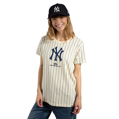 Playera Manga Corta Alpha Industries X MLB New York Yankees para Mujer